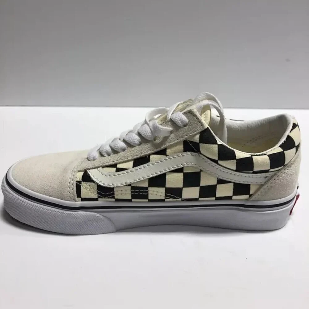 Vans Women’s Classic Old Skool Skate Sneakers, Size 5M